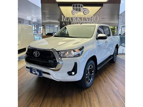 TOYOTA HILUX 2.8 D-4D TURBO DIESEL CD SRV 4X4 AUTOMÁTICO TOYOTA HILUX 2.8 D-4D TURBO DIESEL CD SRV 4X4 AUTOMÁTICO